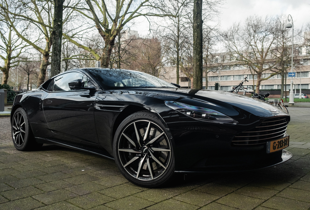 Aston Martin DB11 V8