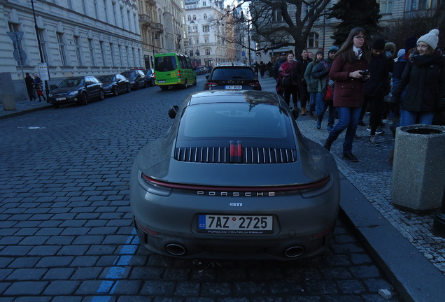 Porsche 992 Carrera 4S