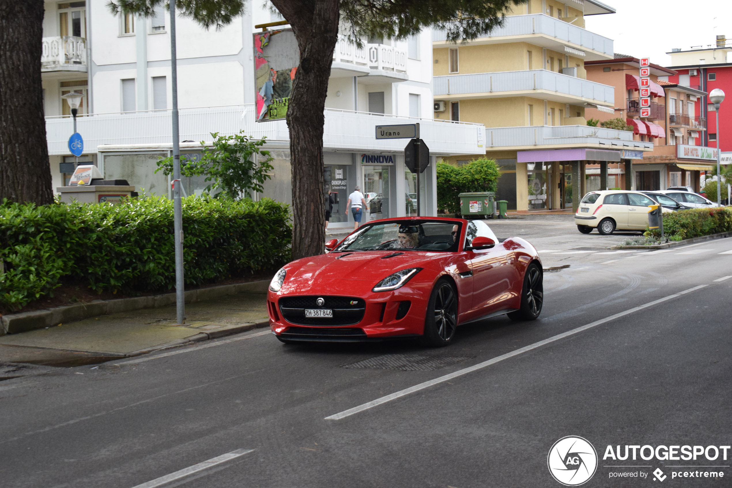 Jaguar F-TYPE S V8 Convertible