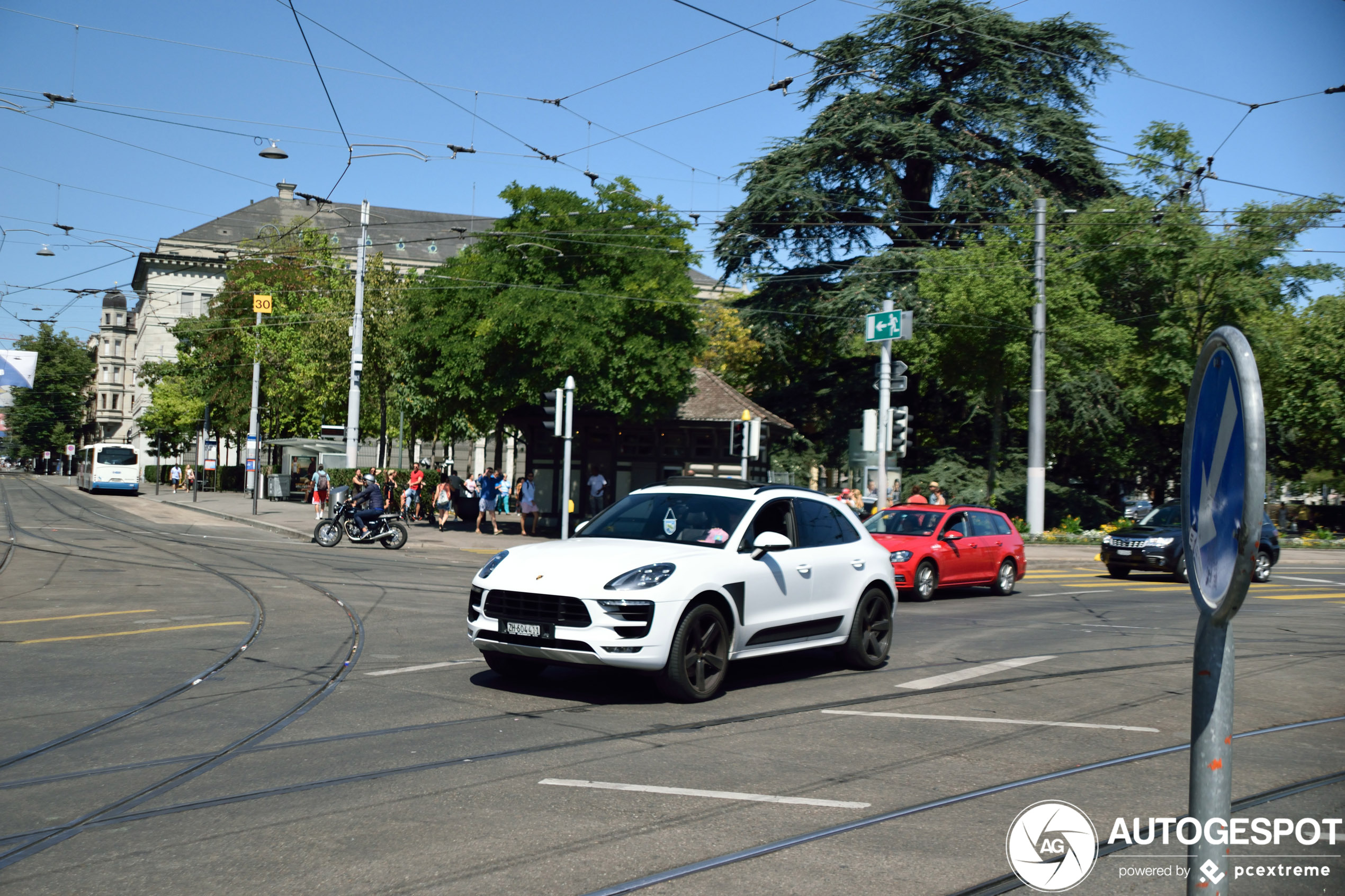 Porsche 95B Macan GTS