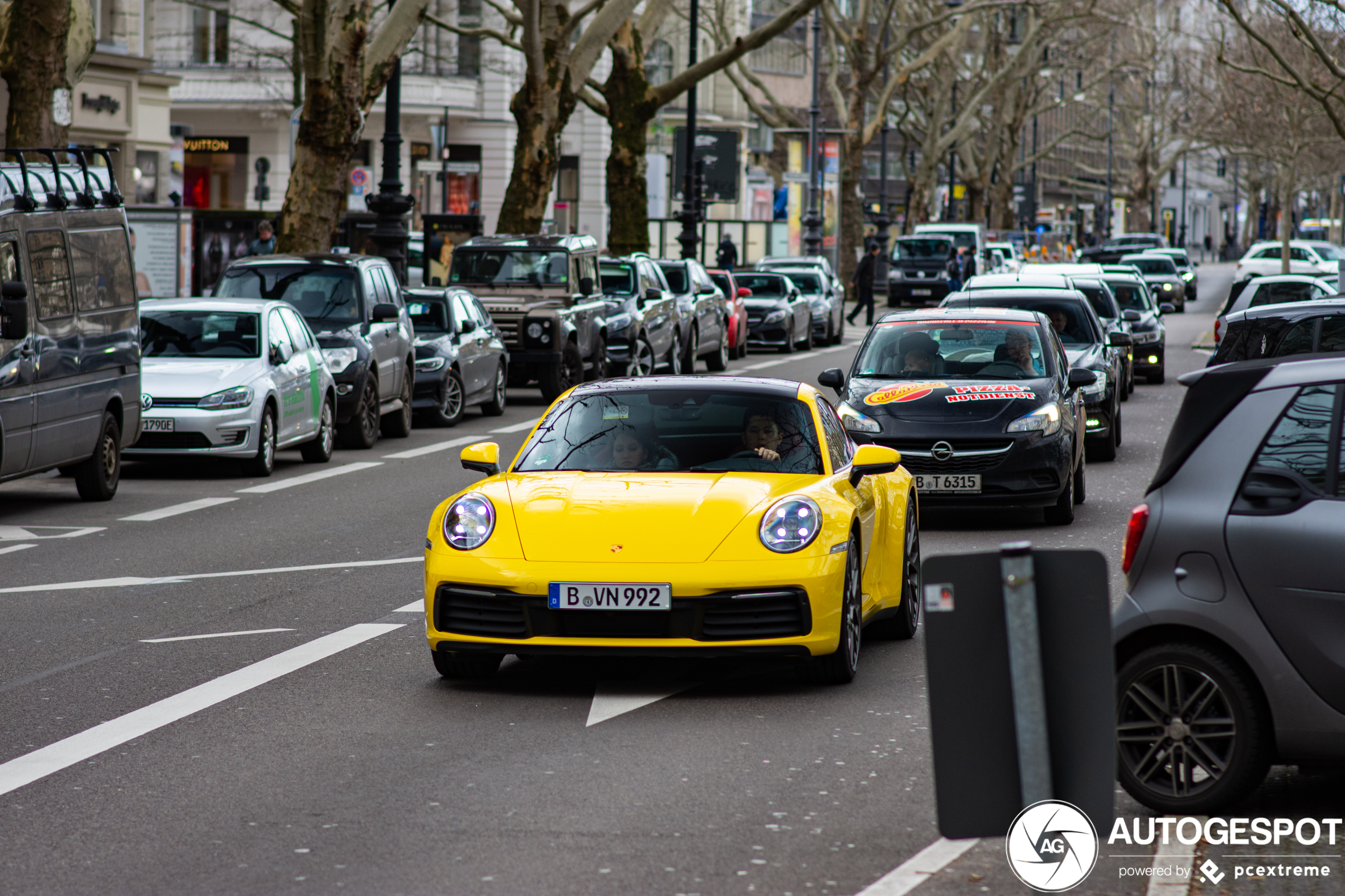 Porsche 992 Carrera 4S