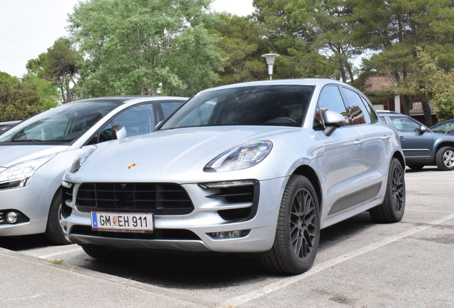 Porsche 95B Macan GTS