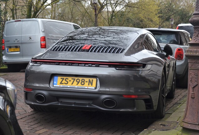 Porsche 992 Carrera 4S