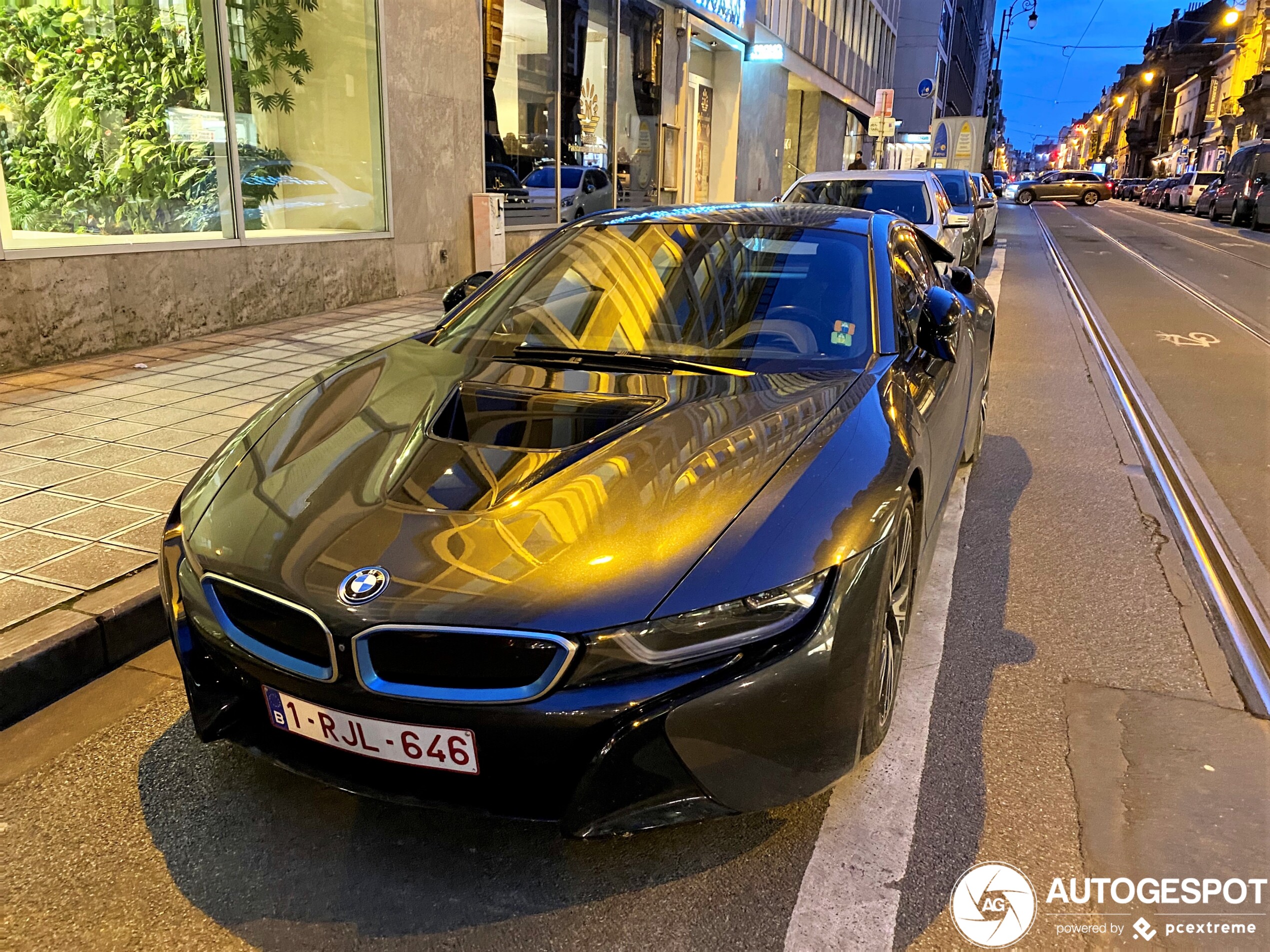 BMW i8