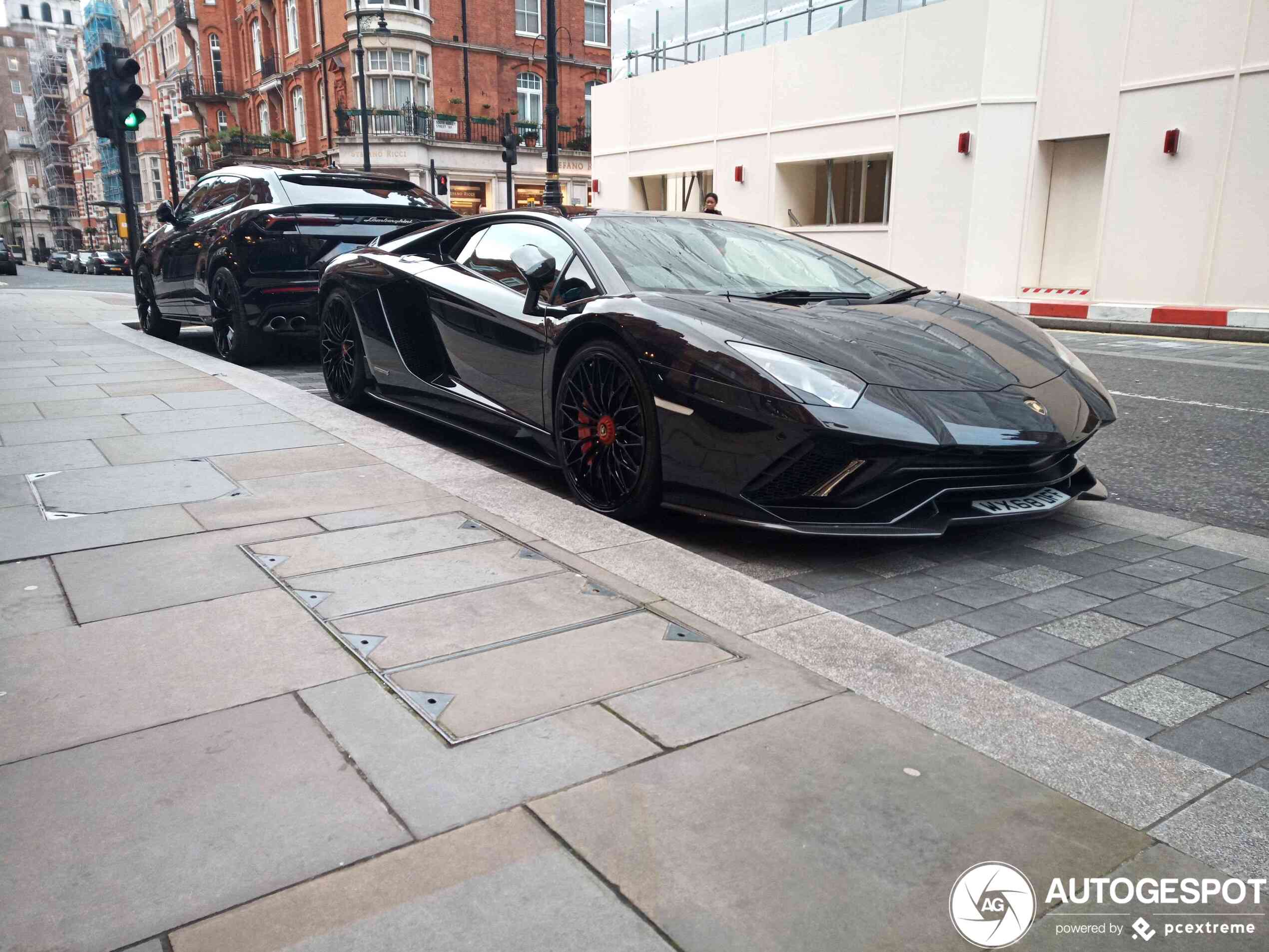 Lamborghini Aventador S LP740-4