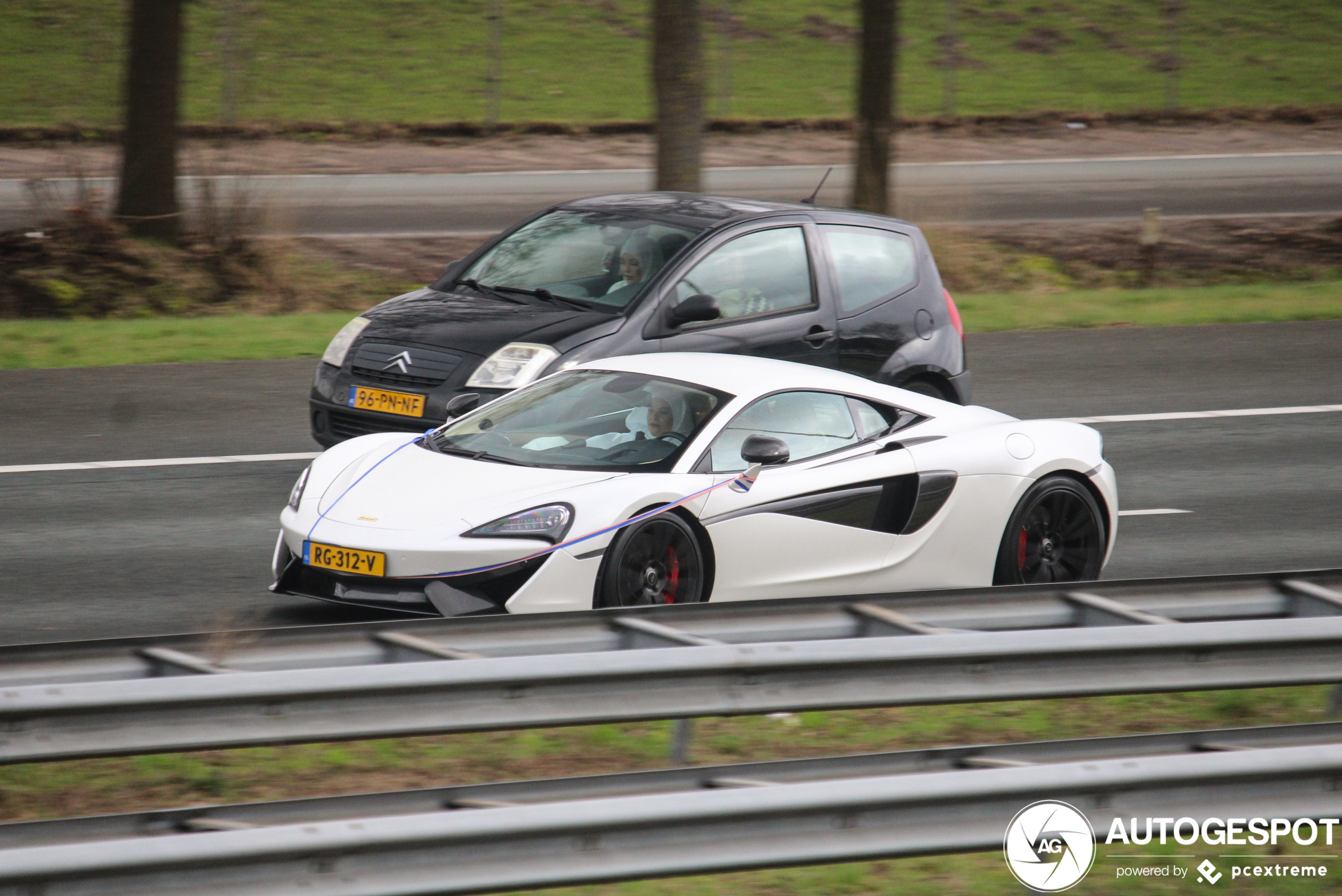 McLaren 570S