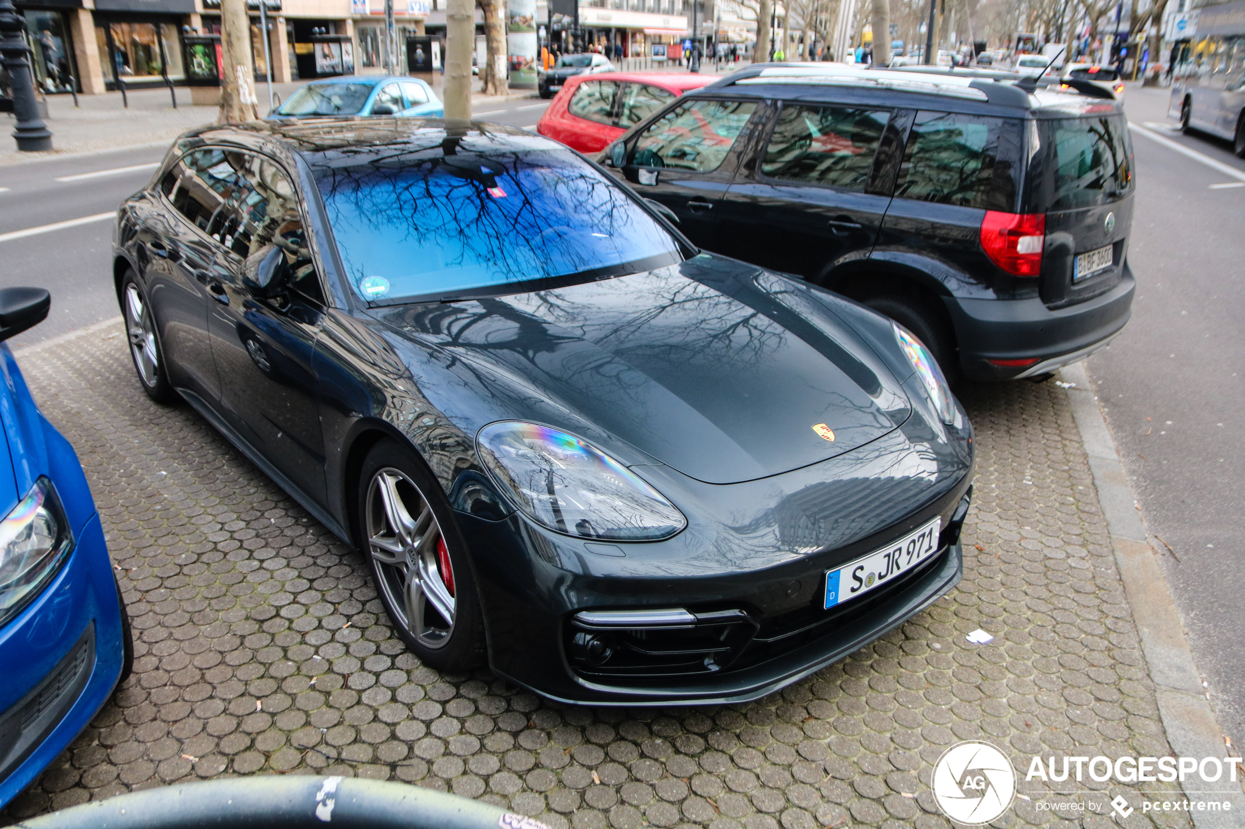 Porsche 971 Panamera GTS Sport Turismo