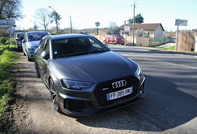 Audi RS4 Avant B9