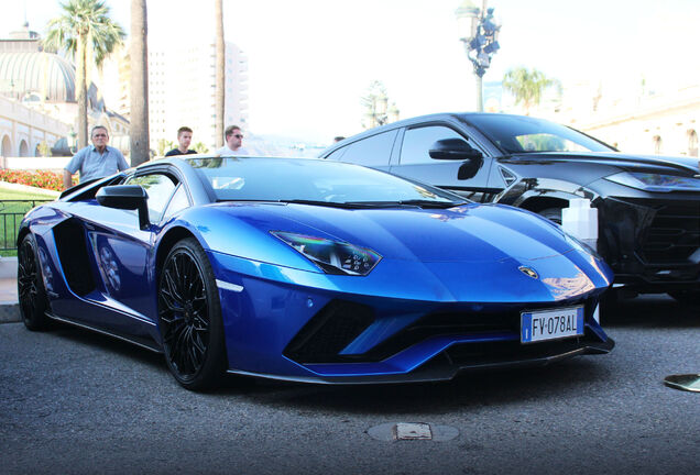 Lamborghini Aventador S LP740-4 Roadster