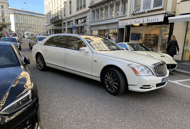 Maybach 62 S Landaulet 2011