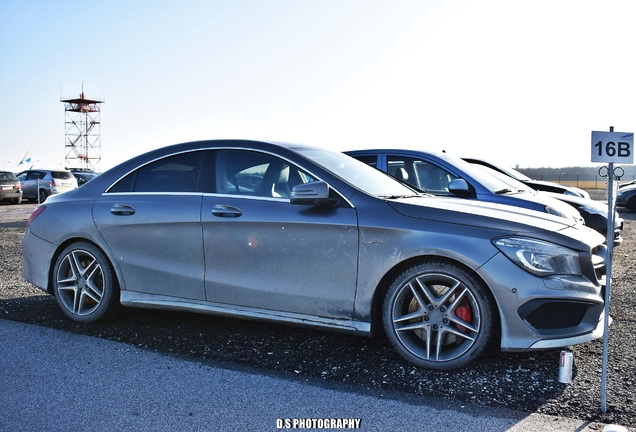 Mercedes-Benz CLA 45 AMG C117