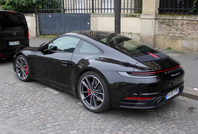 Porsche 992 Carrera 4S