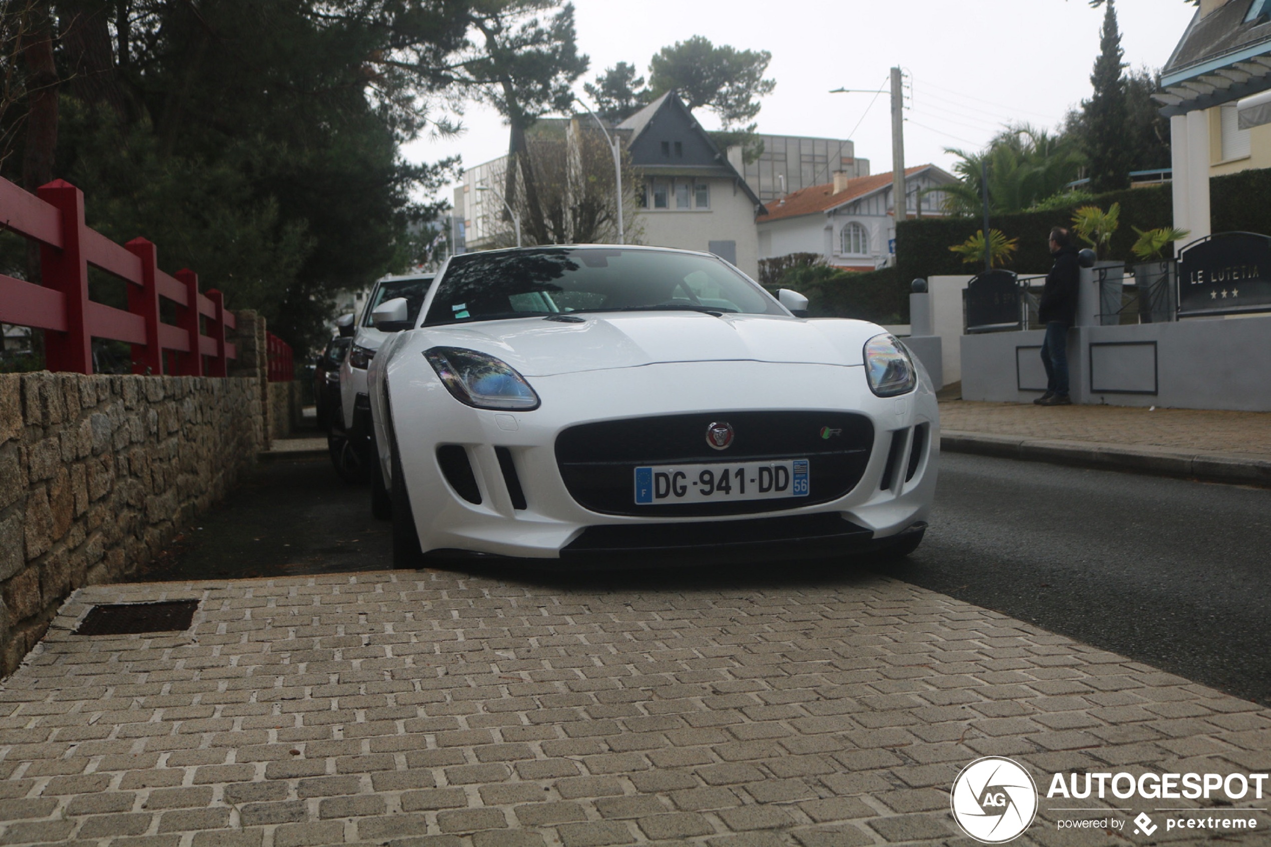 Jaguar F-TYPE R Coupé