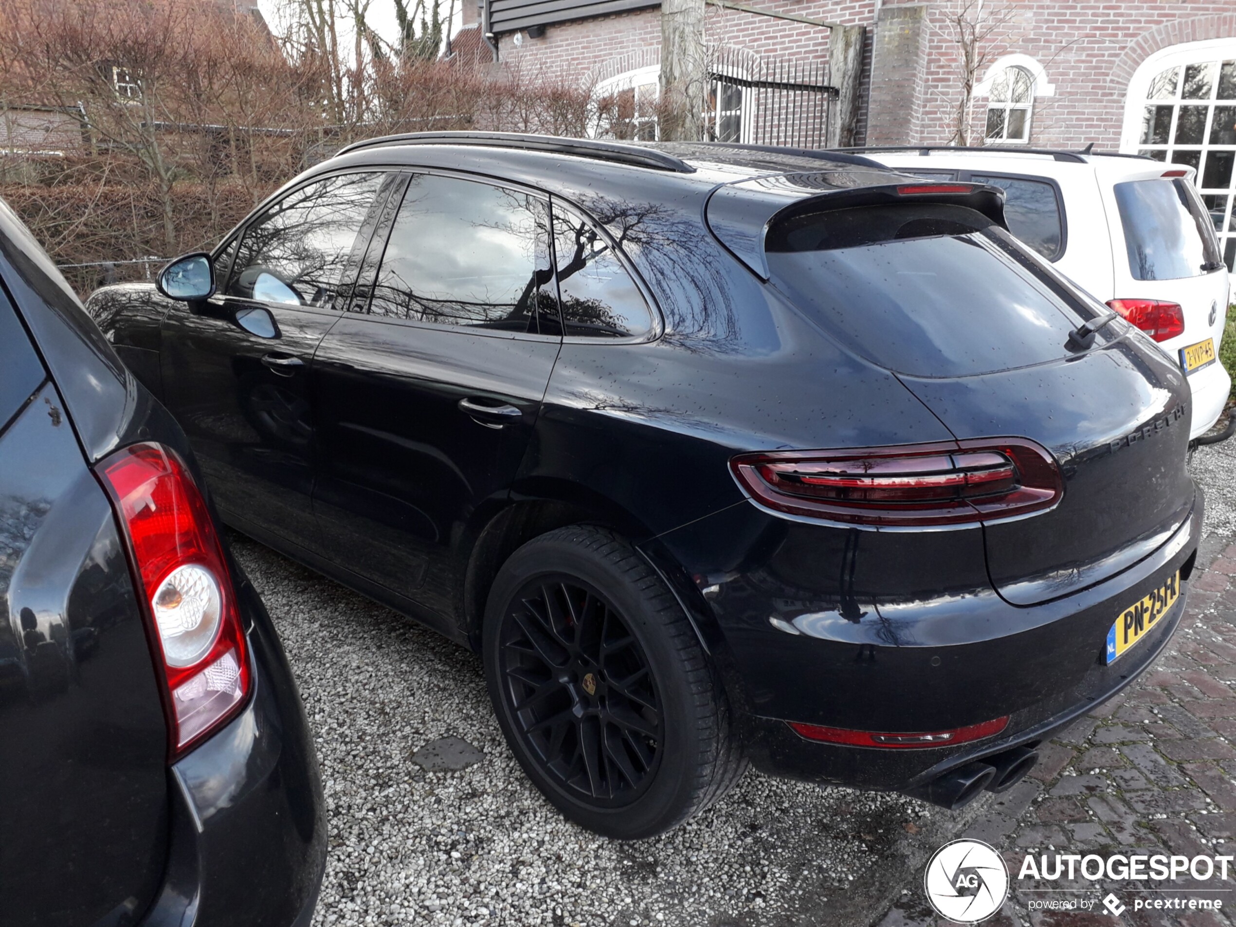 Porsche 95B Macan GTS