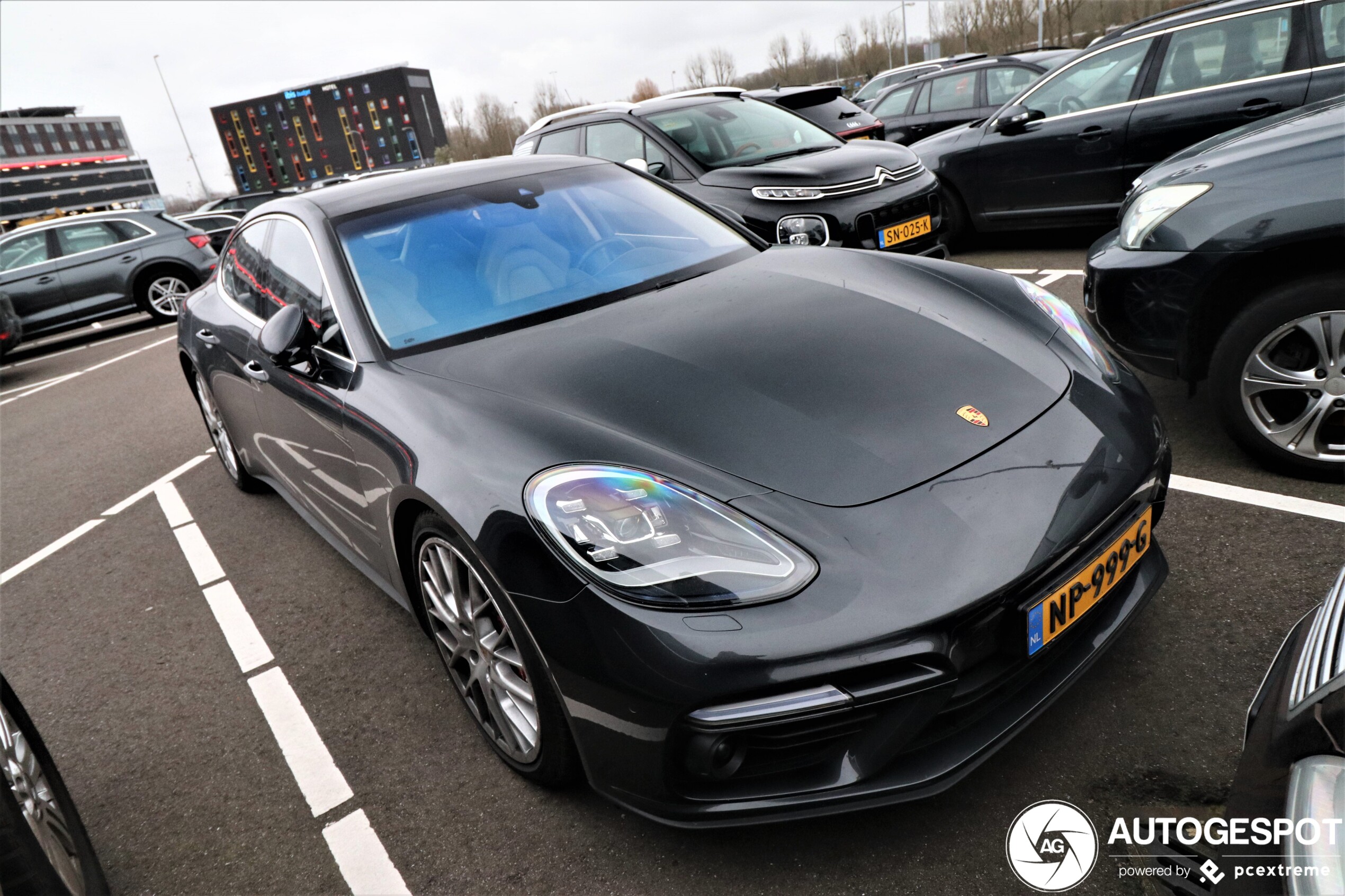 Porsche 971 Panamera Turbo