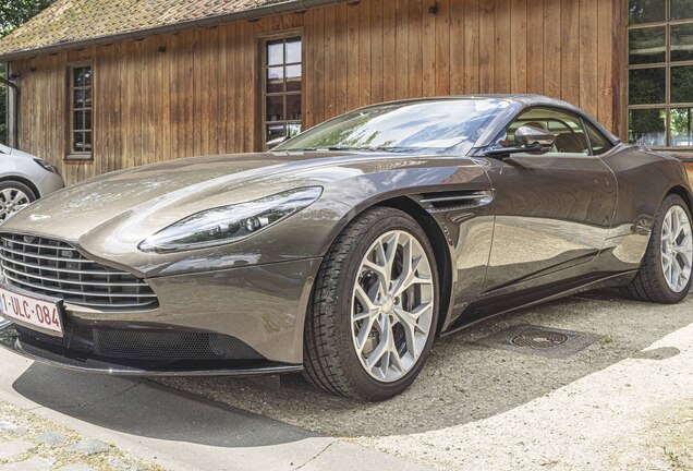 Aston Martin DB11 V8 Volante