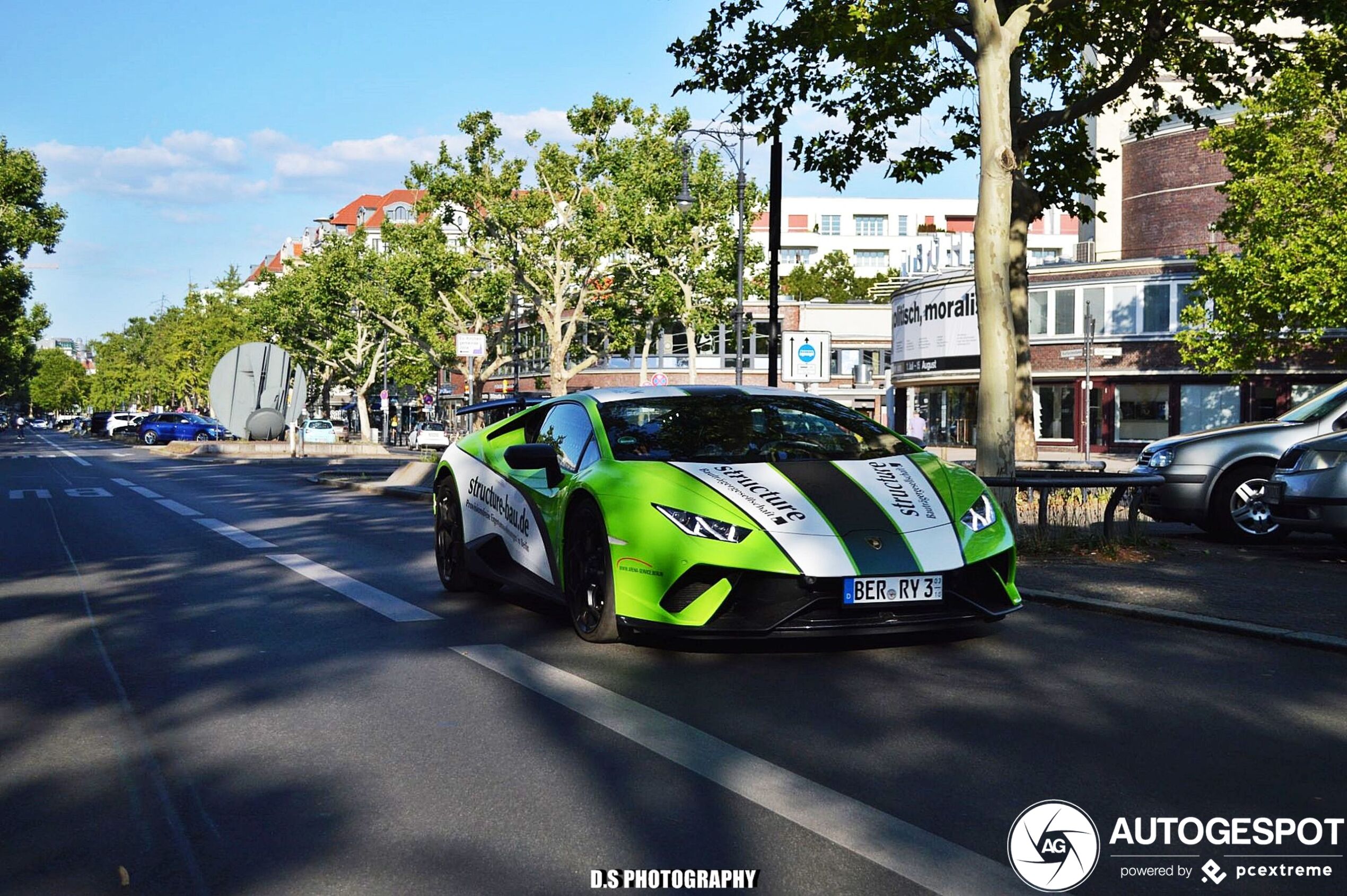 Lamborghini Huracán LP640-4 Performante