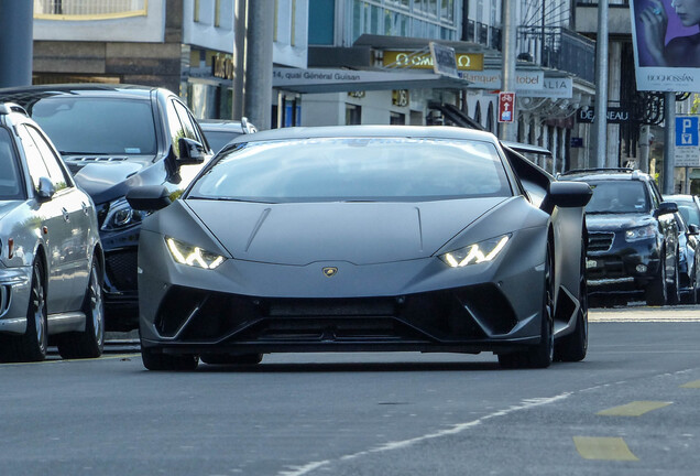 Lamborghini Huracán LP640-4 Performante