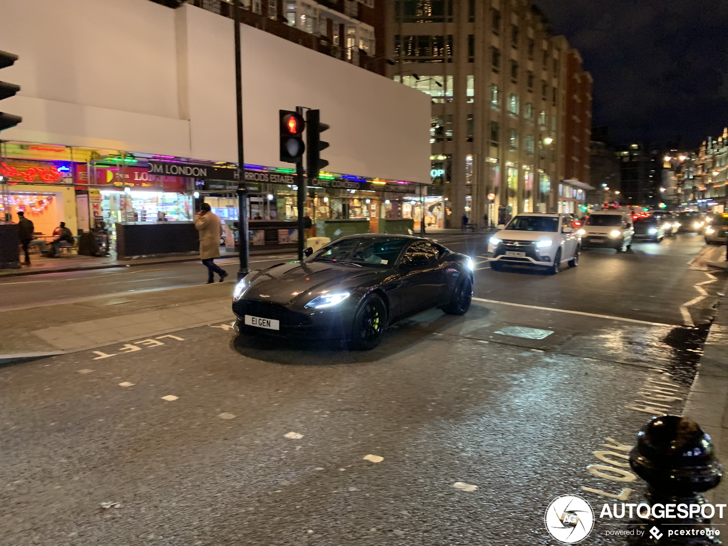 Aston Martin DB11 AMR