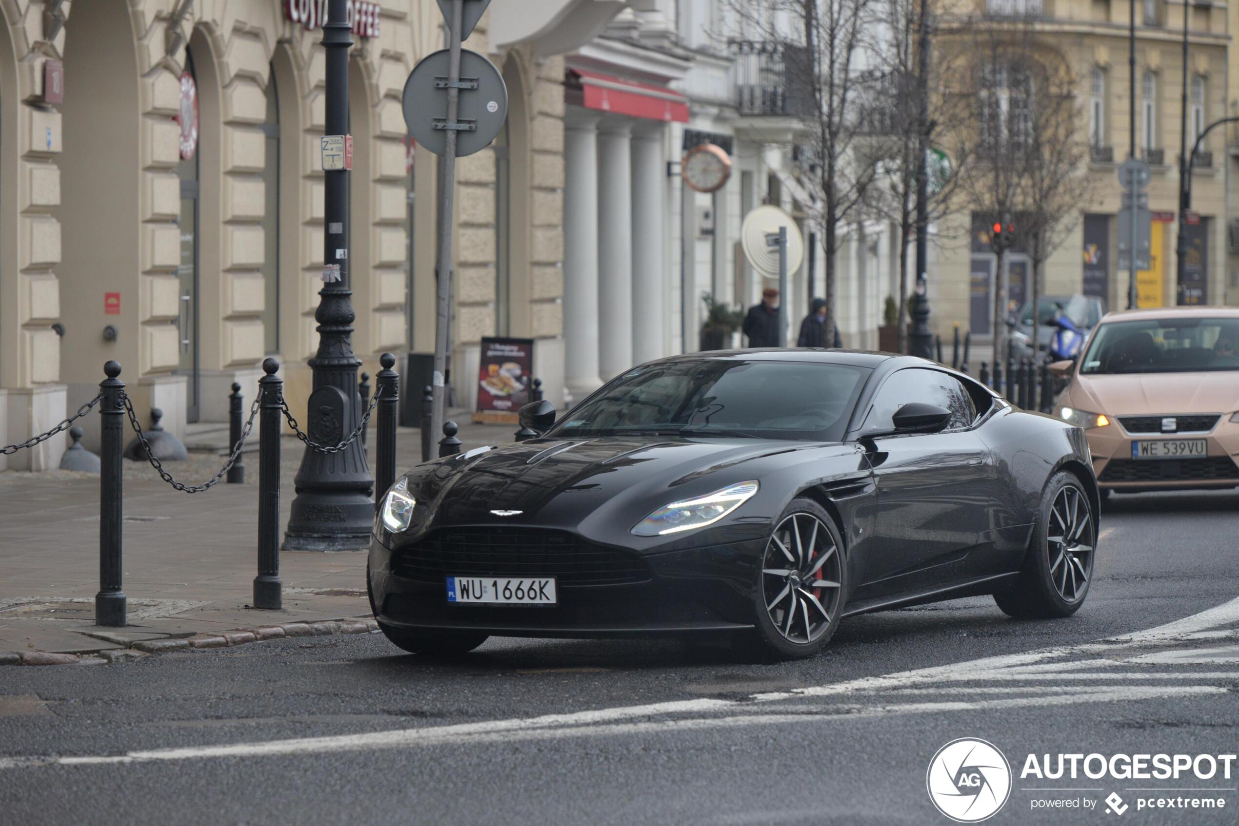 Aston Martin DB11