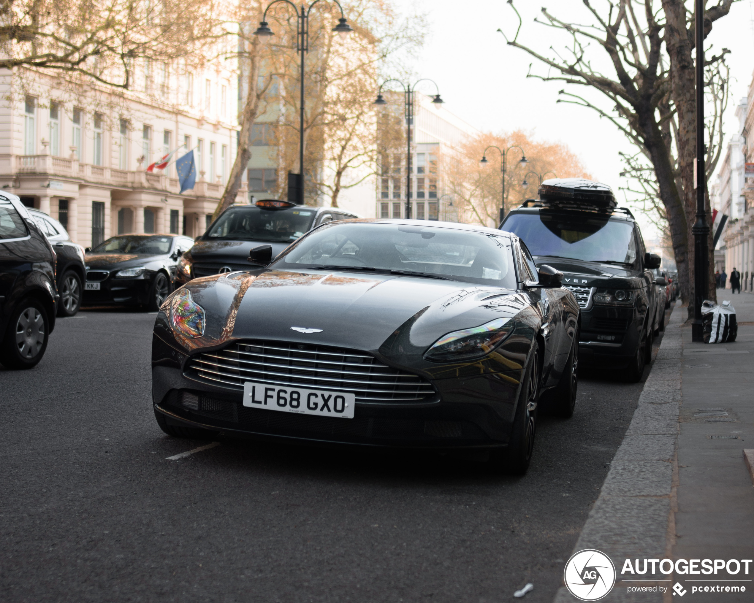 Aston Martin DB11 V8