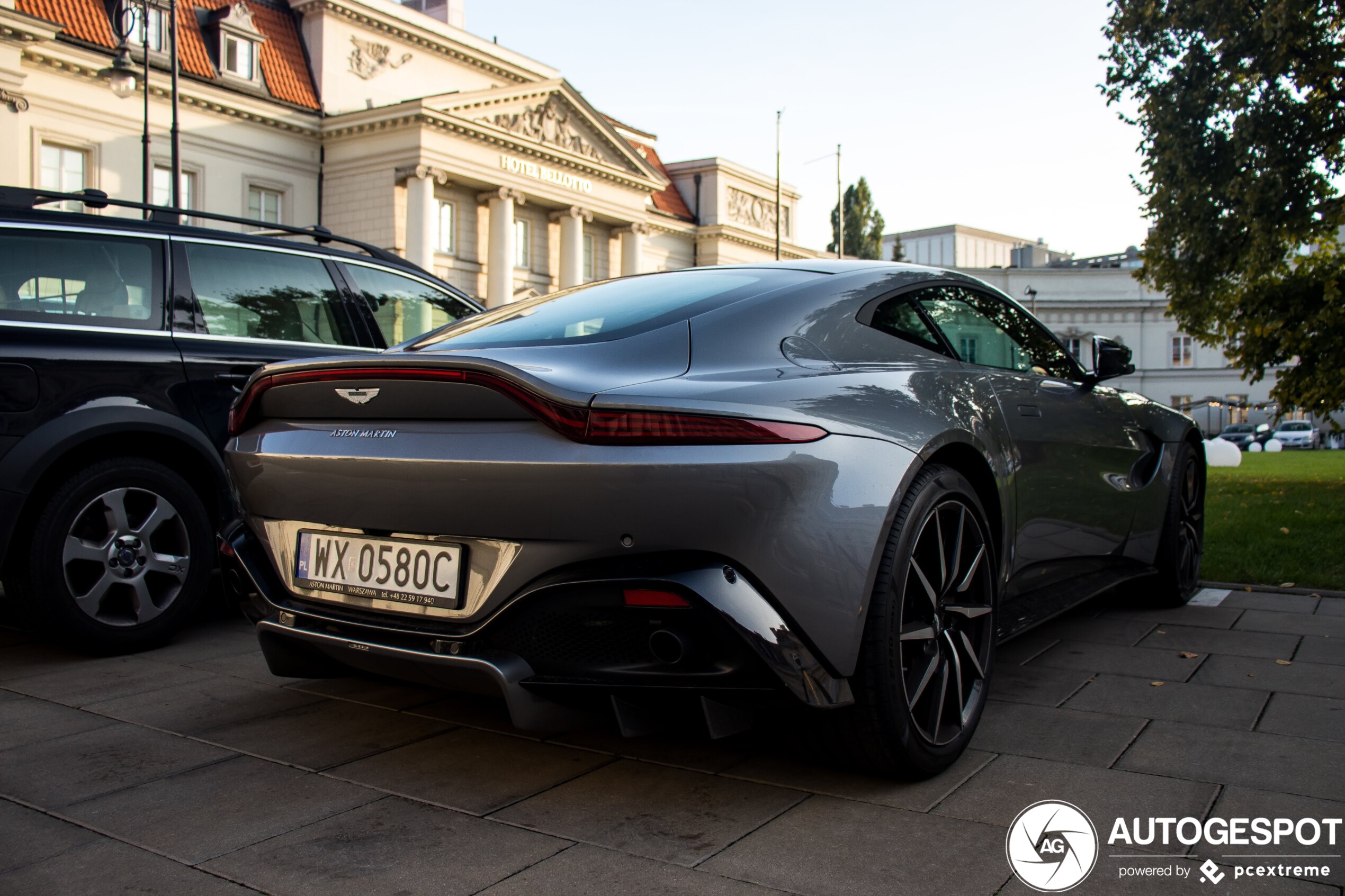 Aston Martin V8 Vantage 2018