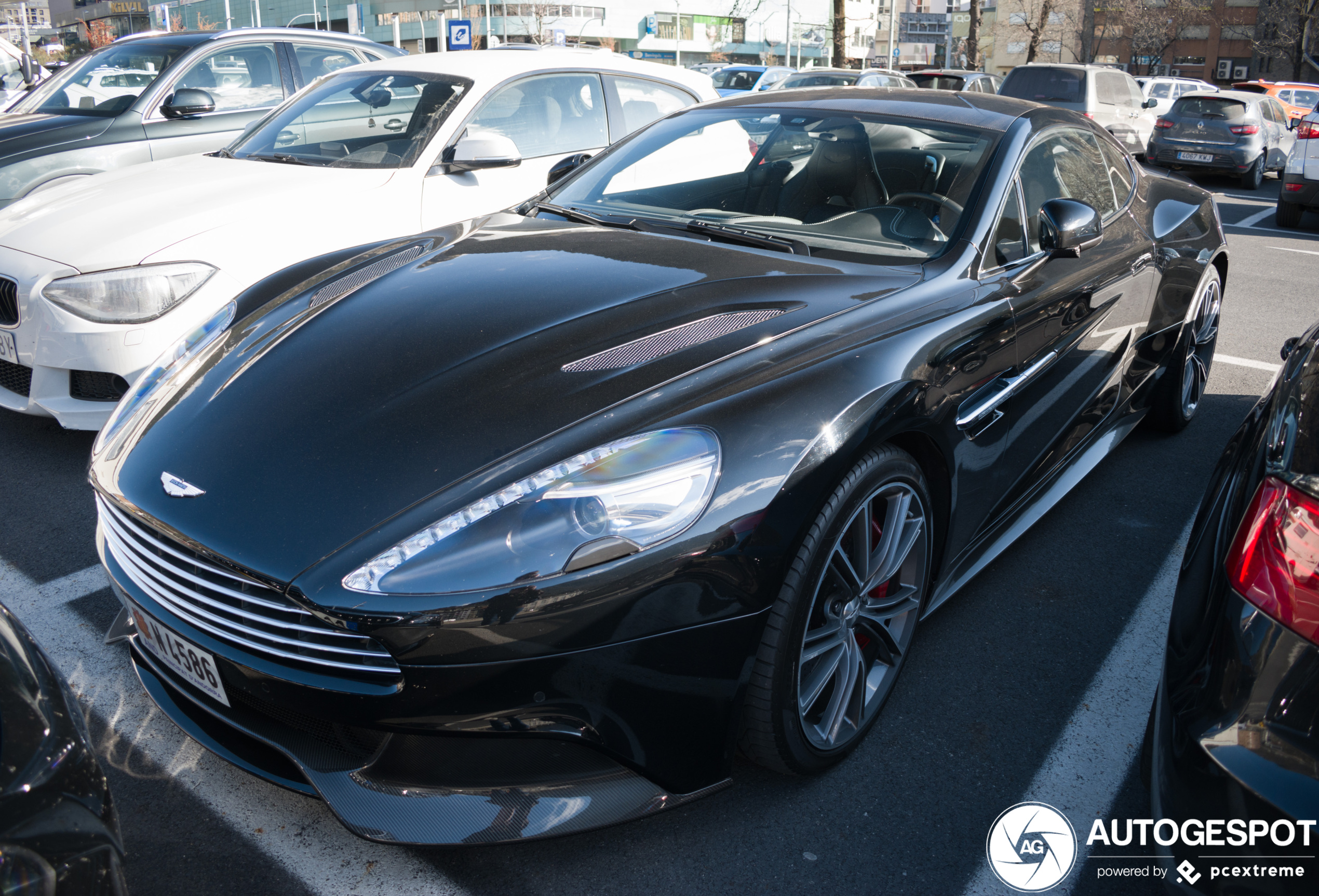 Aston Martin Vanquish 2013