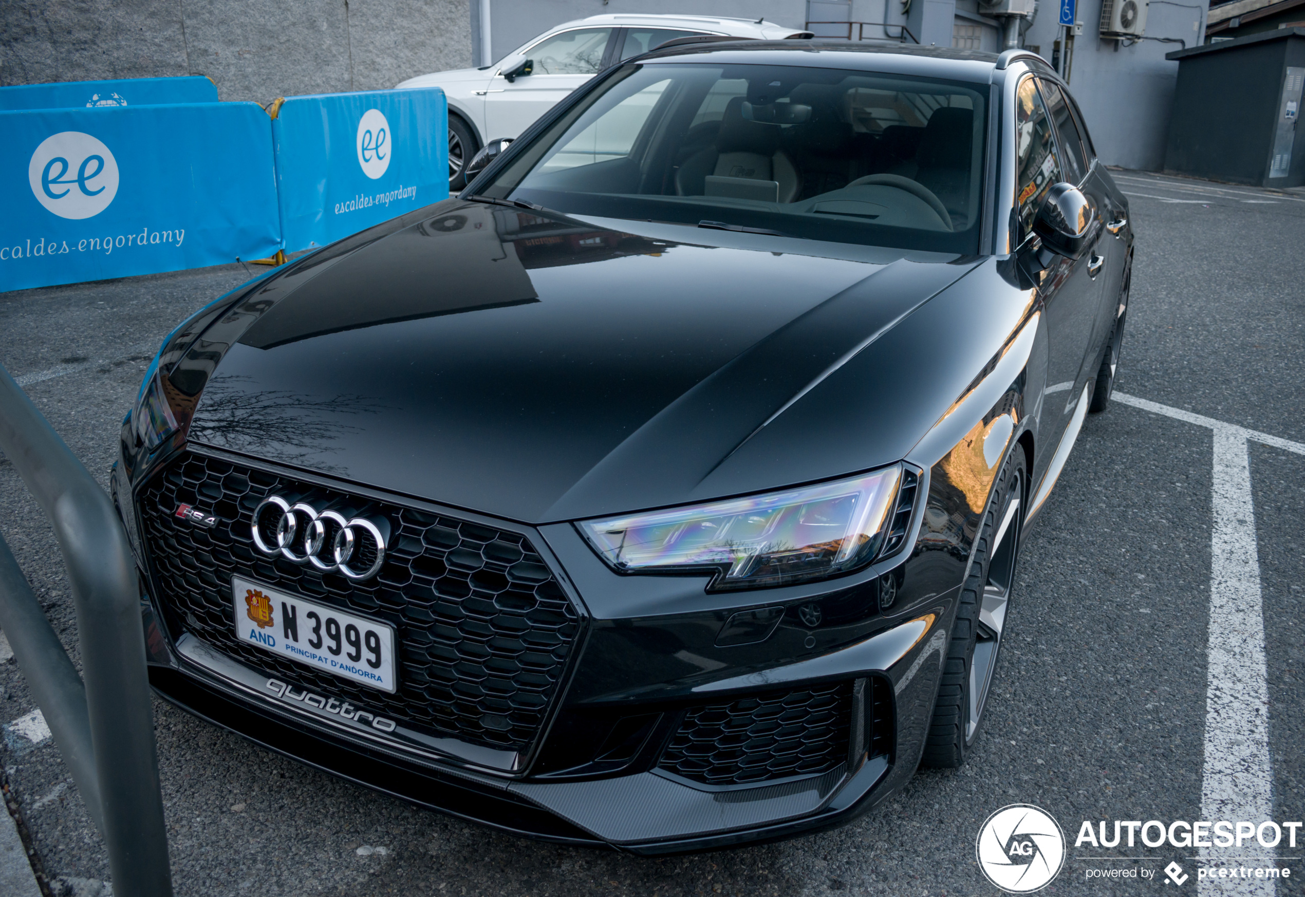 Audi RS4 Avant B9