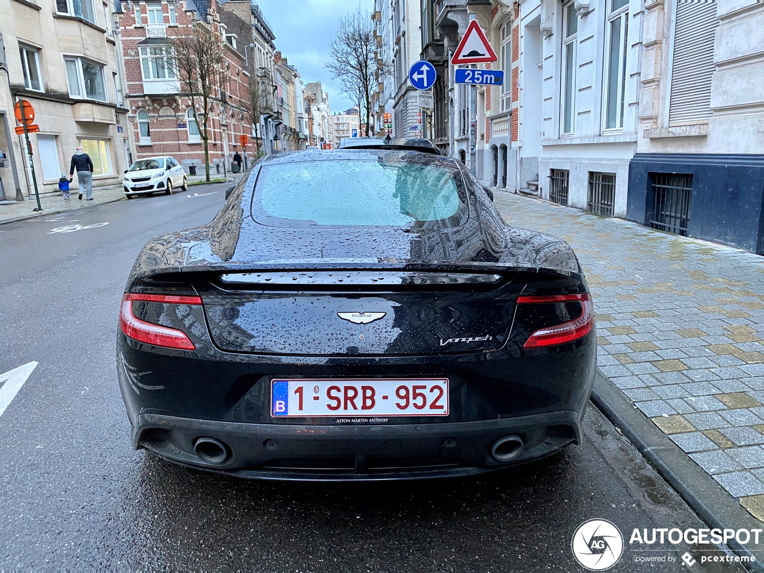 Aston Martin Vanquish 2013