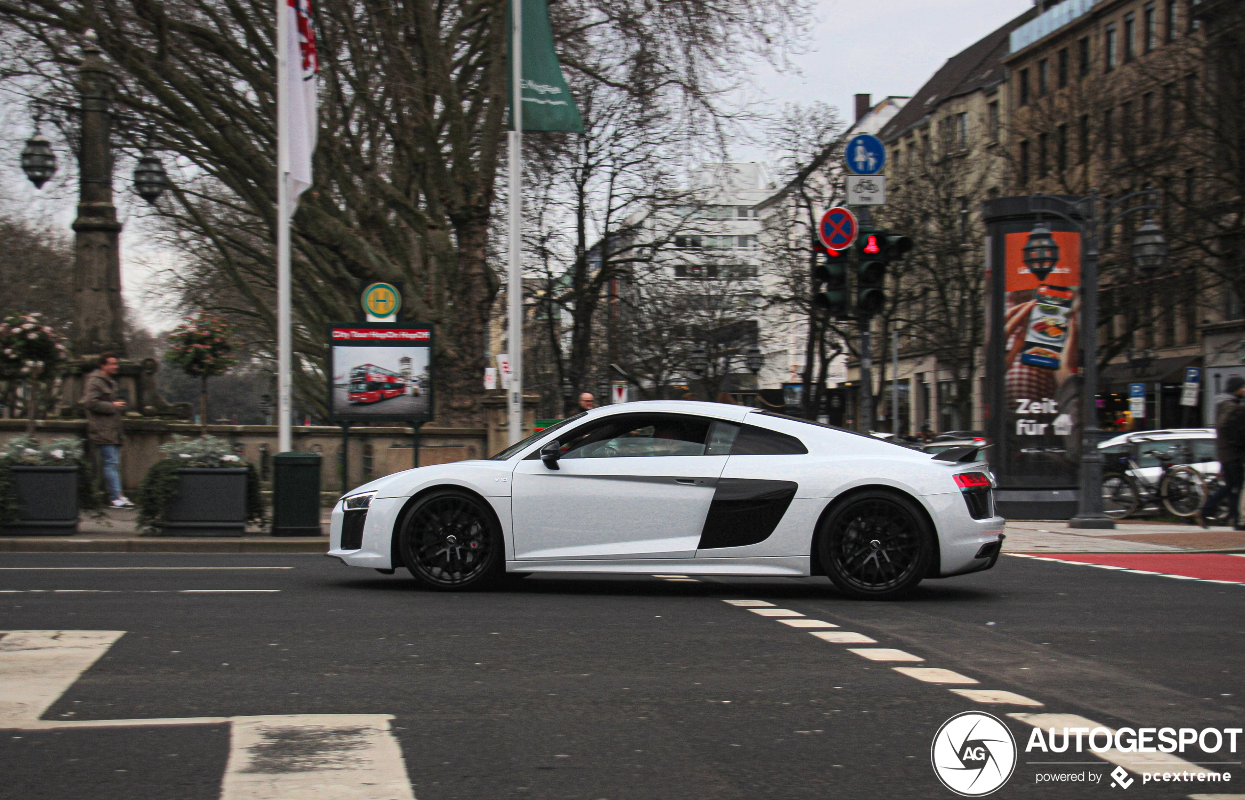 Audi R8 V10 Plus 2015