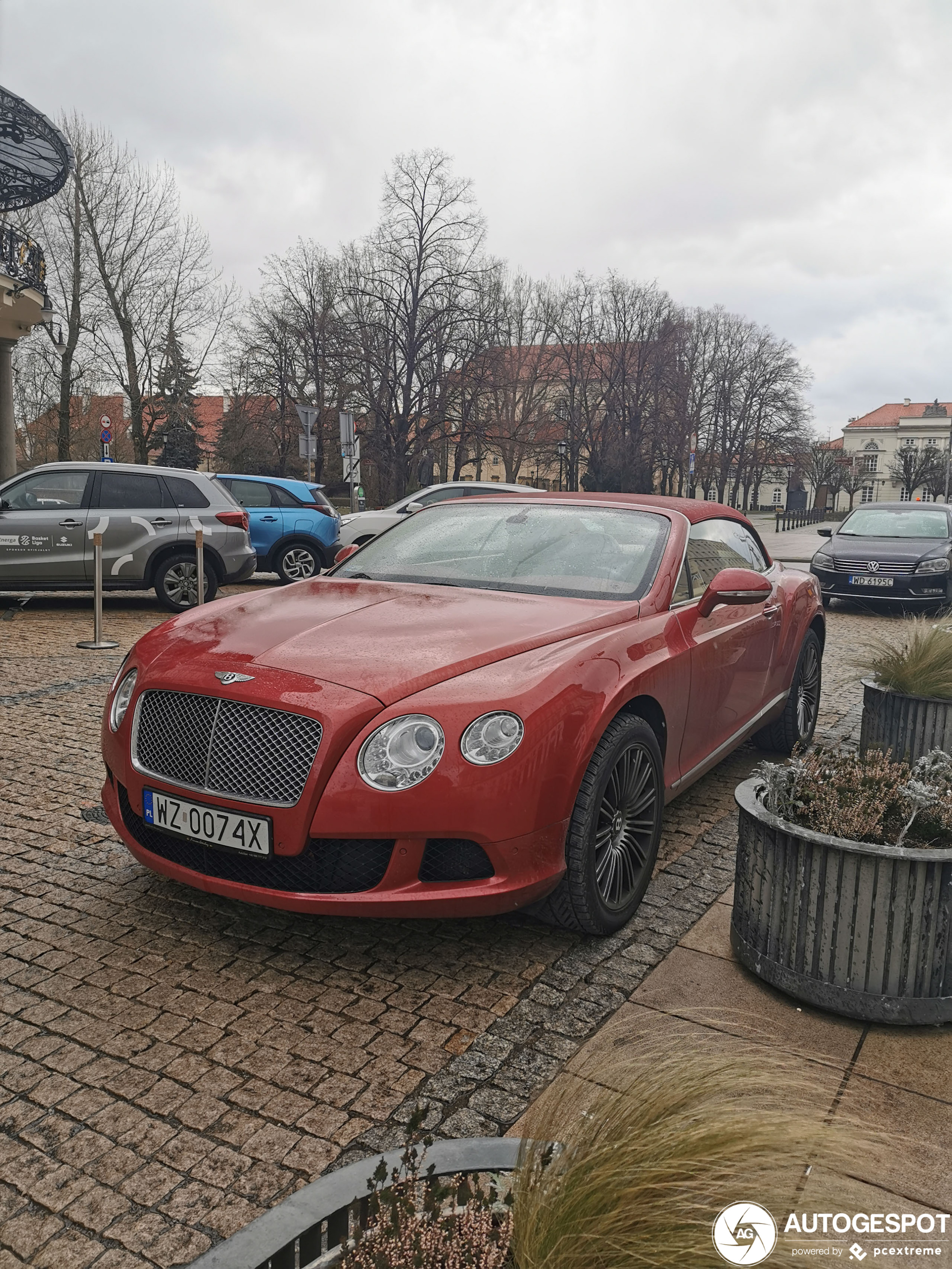 Bentley Continental GTC 2012