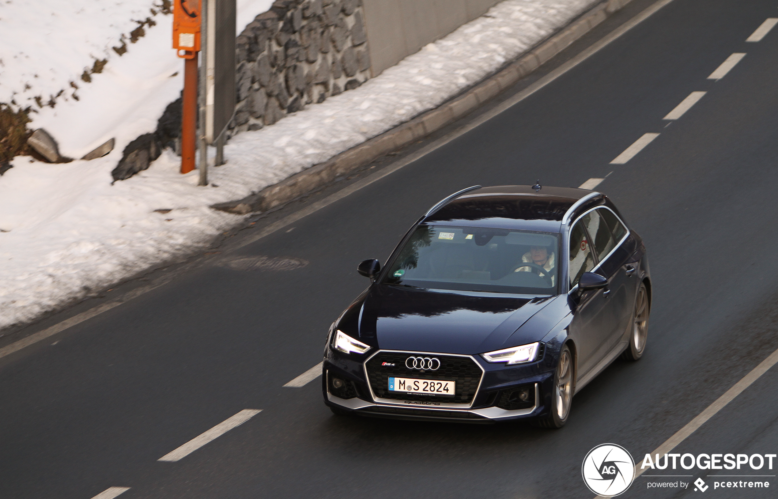 Audi RS4 Avant B9