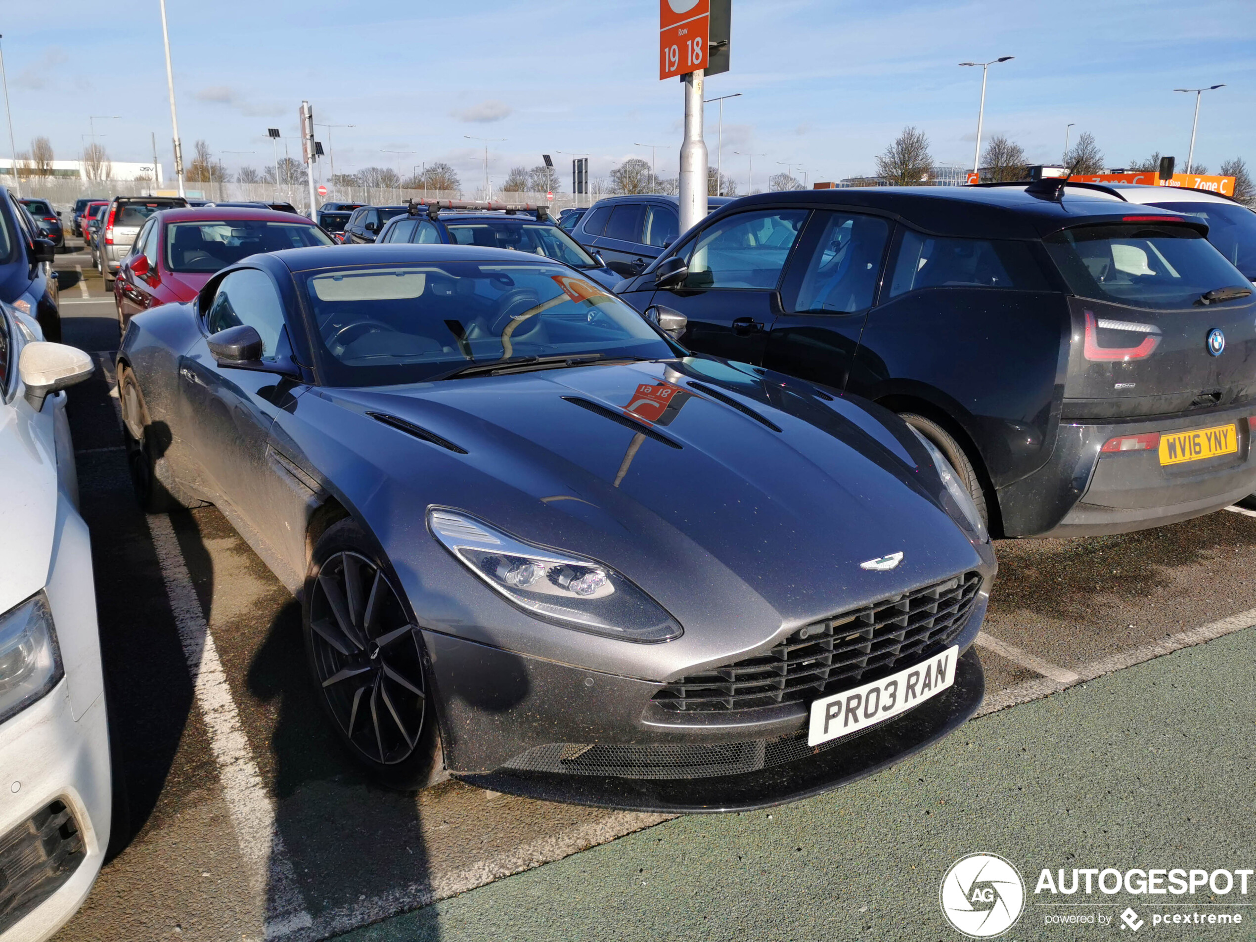 Aston Martin DB11