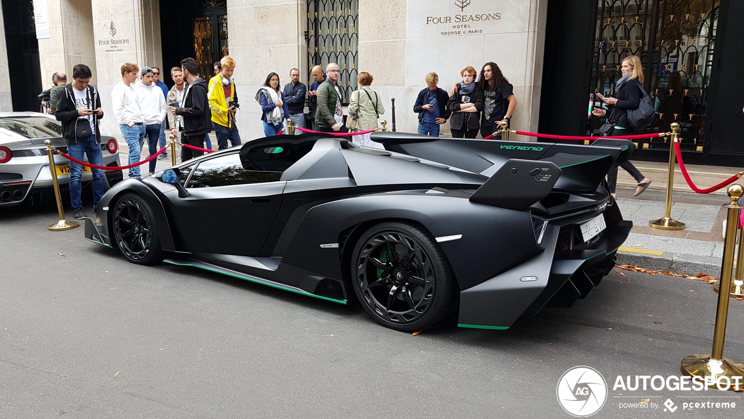 lamborghini veneno cromata