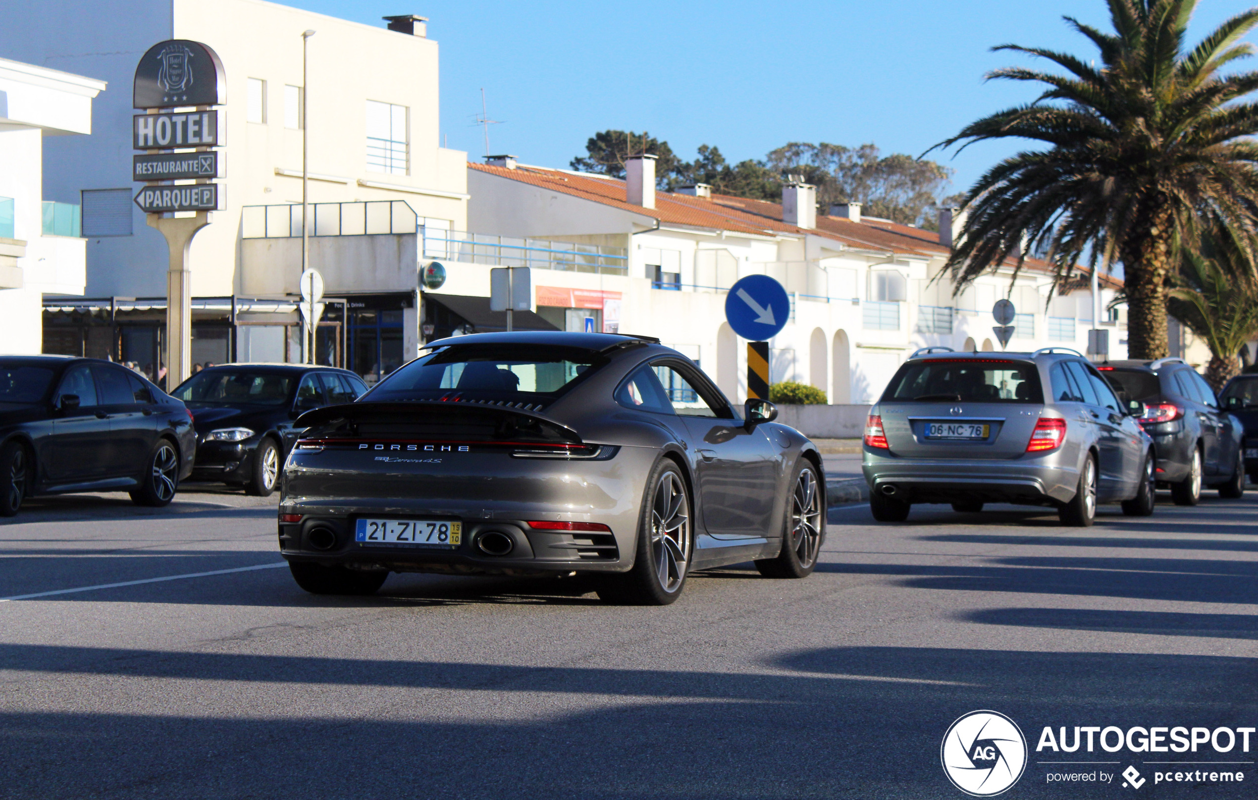 Porsche 992 Carrera 4S