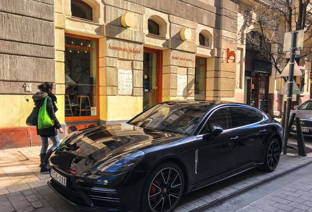 Porsche 971 Panamera Turbo