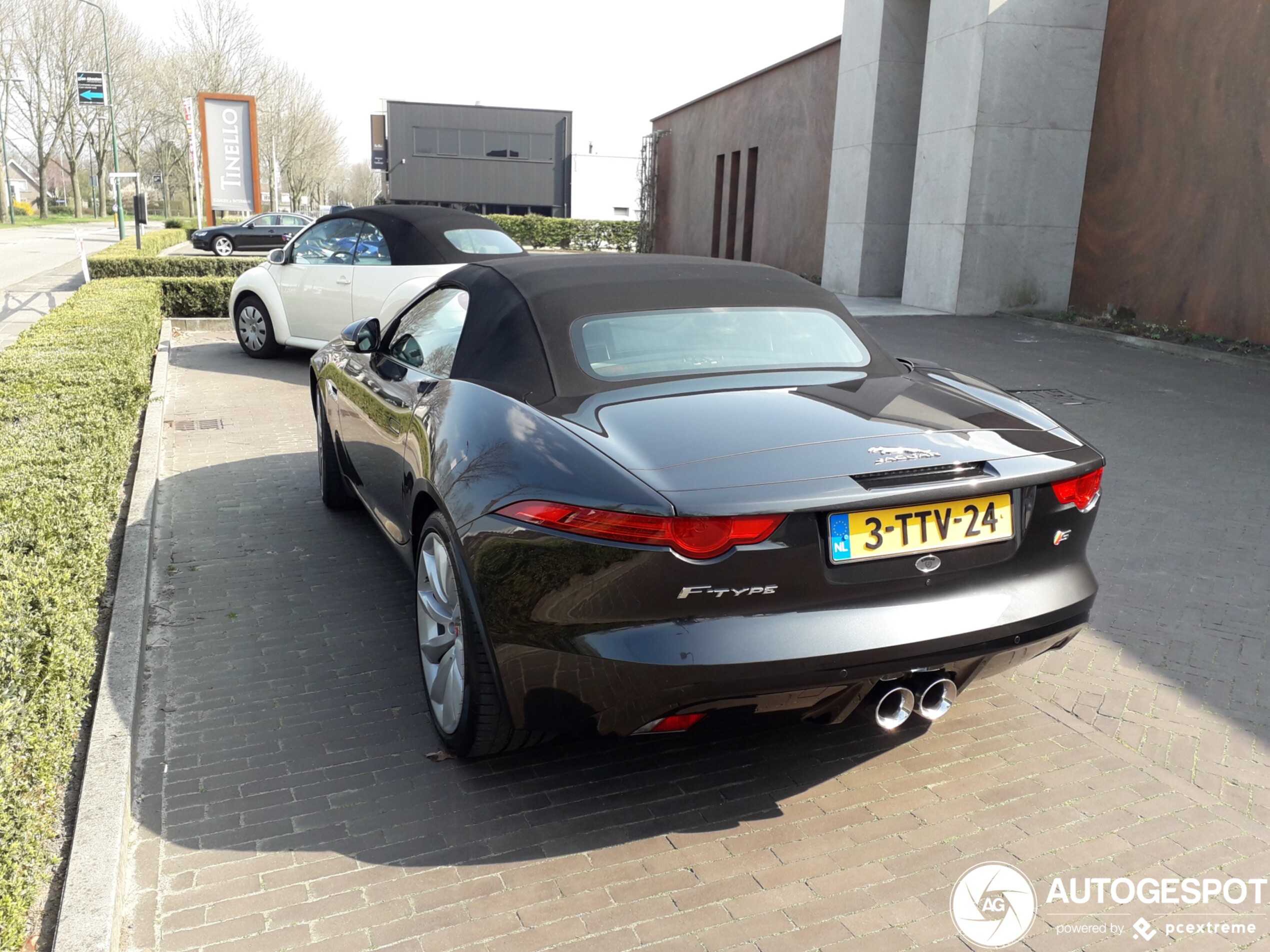 Jaguar F-TYPE S Convertible