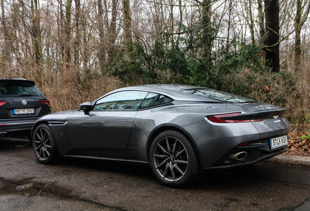 Aston Martin DB11