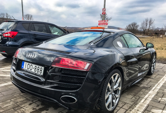 Audi R8 V10