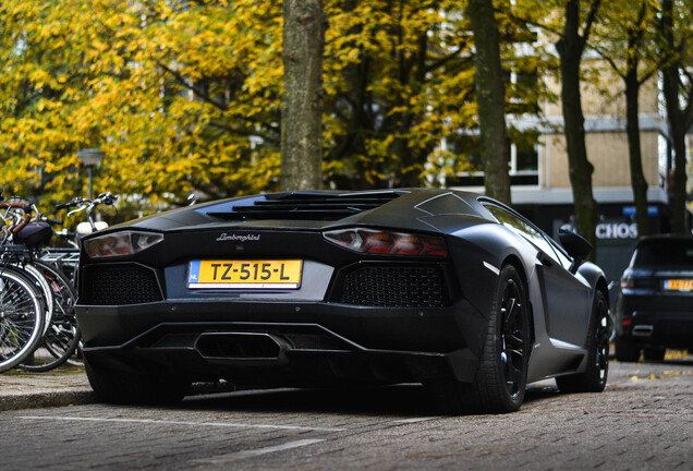 Lamborghini Aventador LP700-4