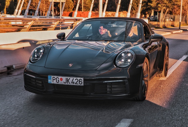 Porsche 992 Carrera 4S Cabriolet