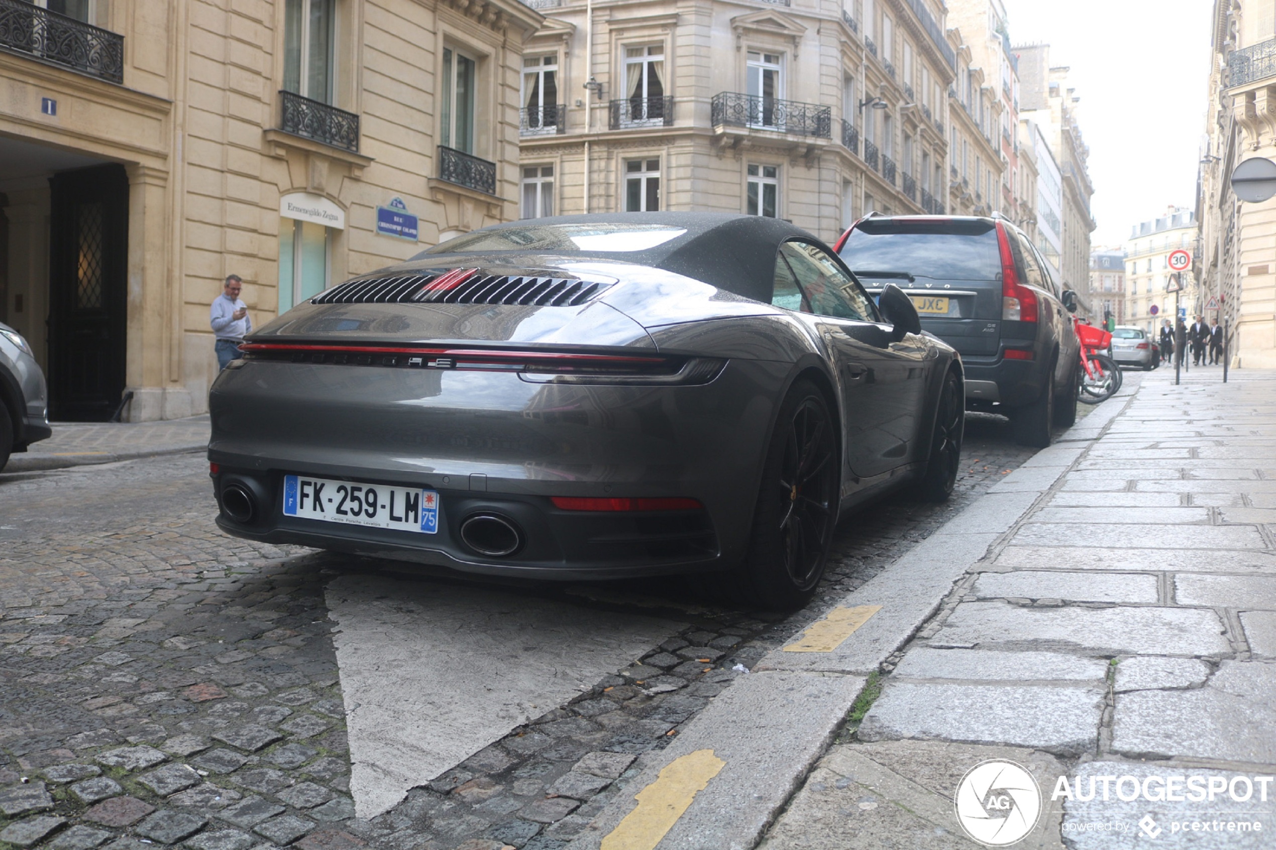 Porsche 992 Carrera 4S Cabriolet