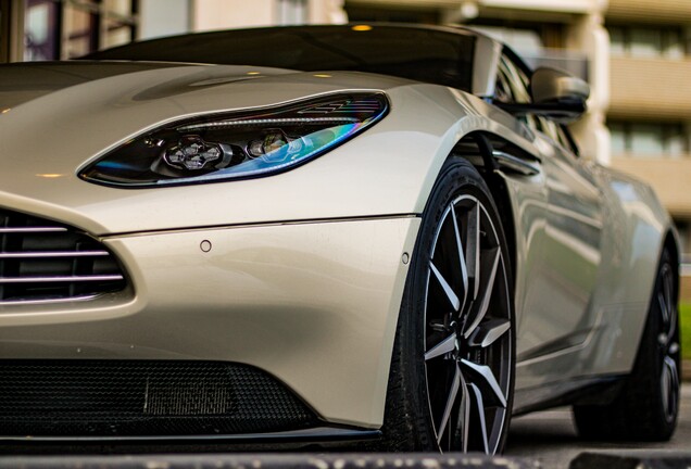 Aston Martin DB11 V8 Volante