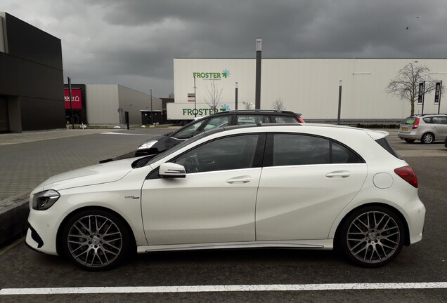 Mercedes-AMG A 45 W176 2015