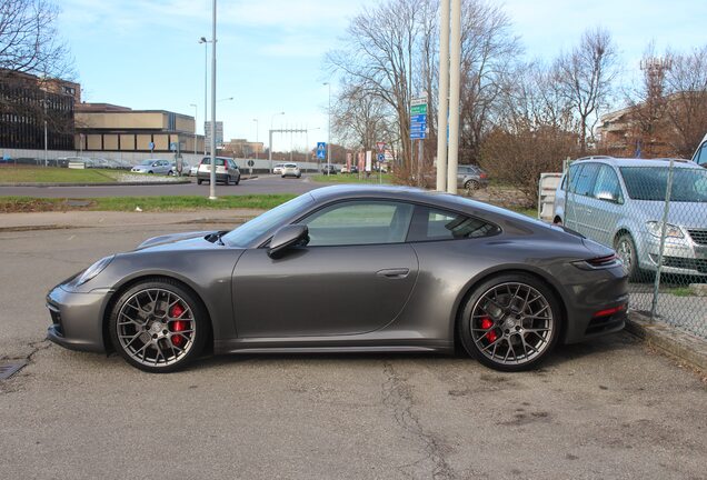 Porsche 992 Carrera 4S