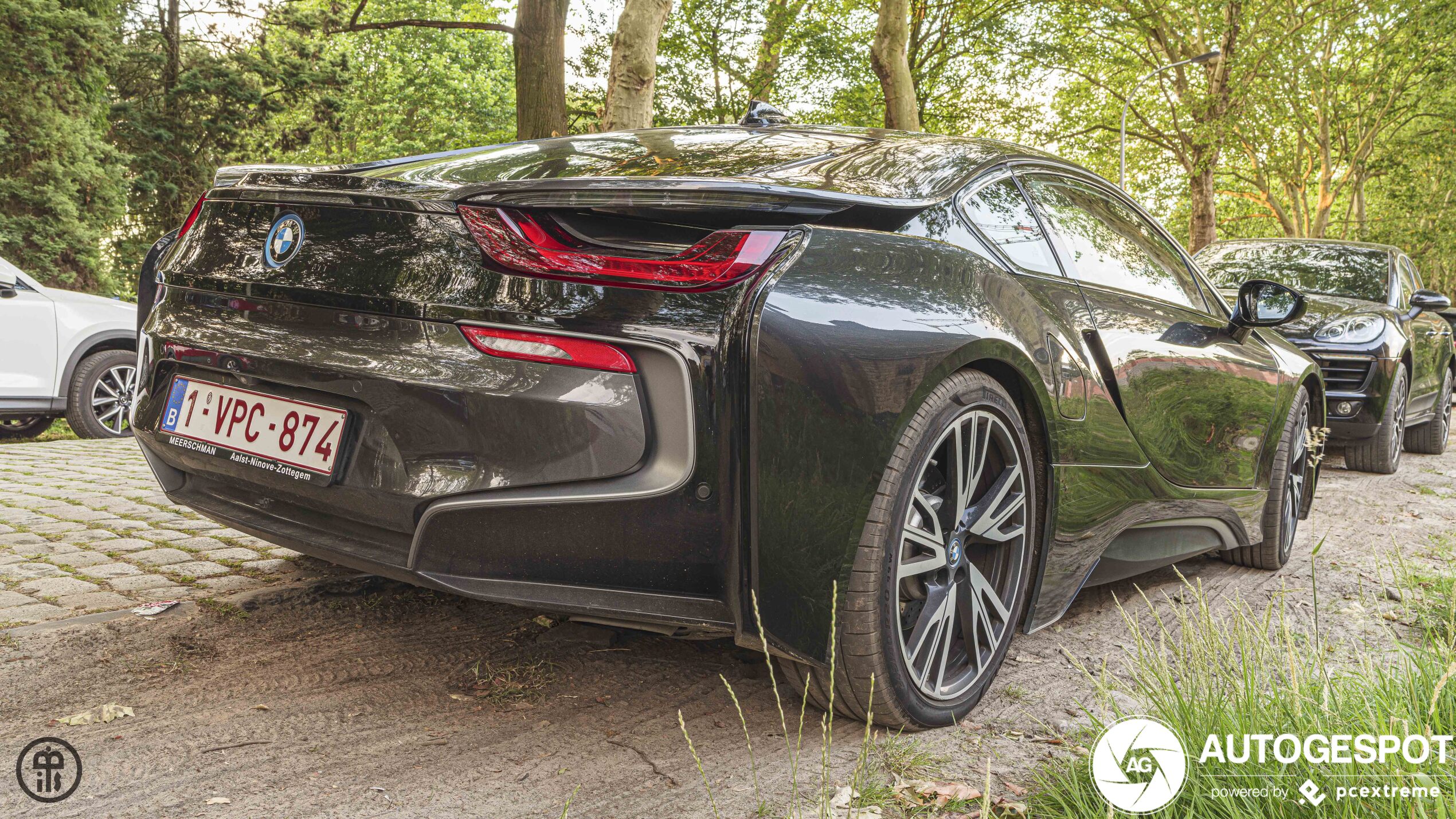 BMW i8