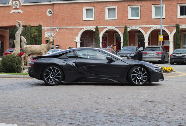 BMW i8