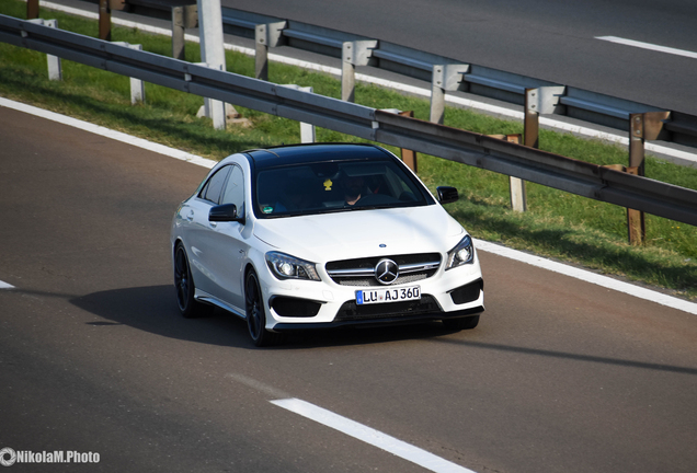 Mercedes-Benz CLA 45 AMG C117