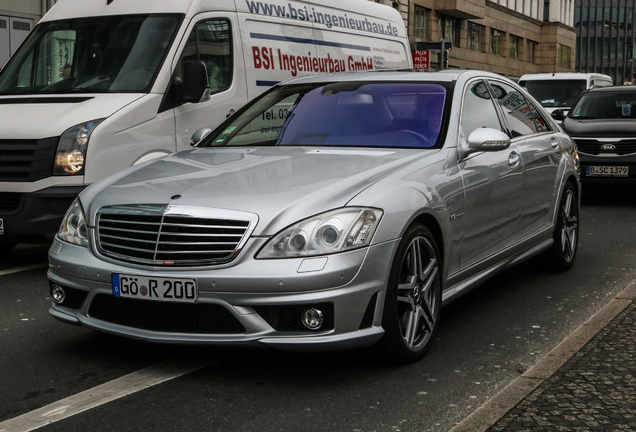 Mercedes-Benz S 65 AMG V221