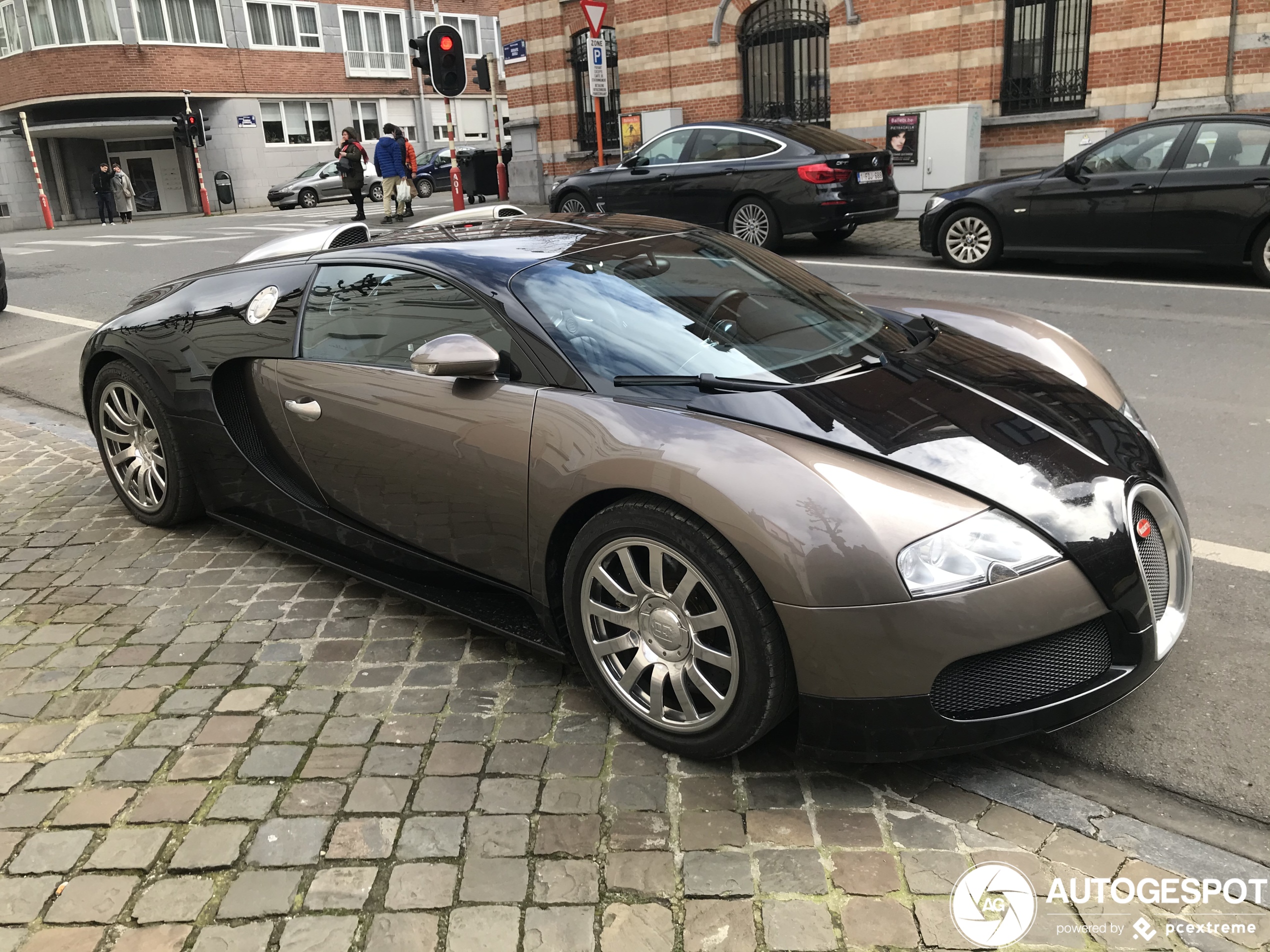 Bugatti Veyron 16.4 mocht weer eens de wielen laten rollen